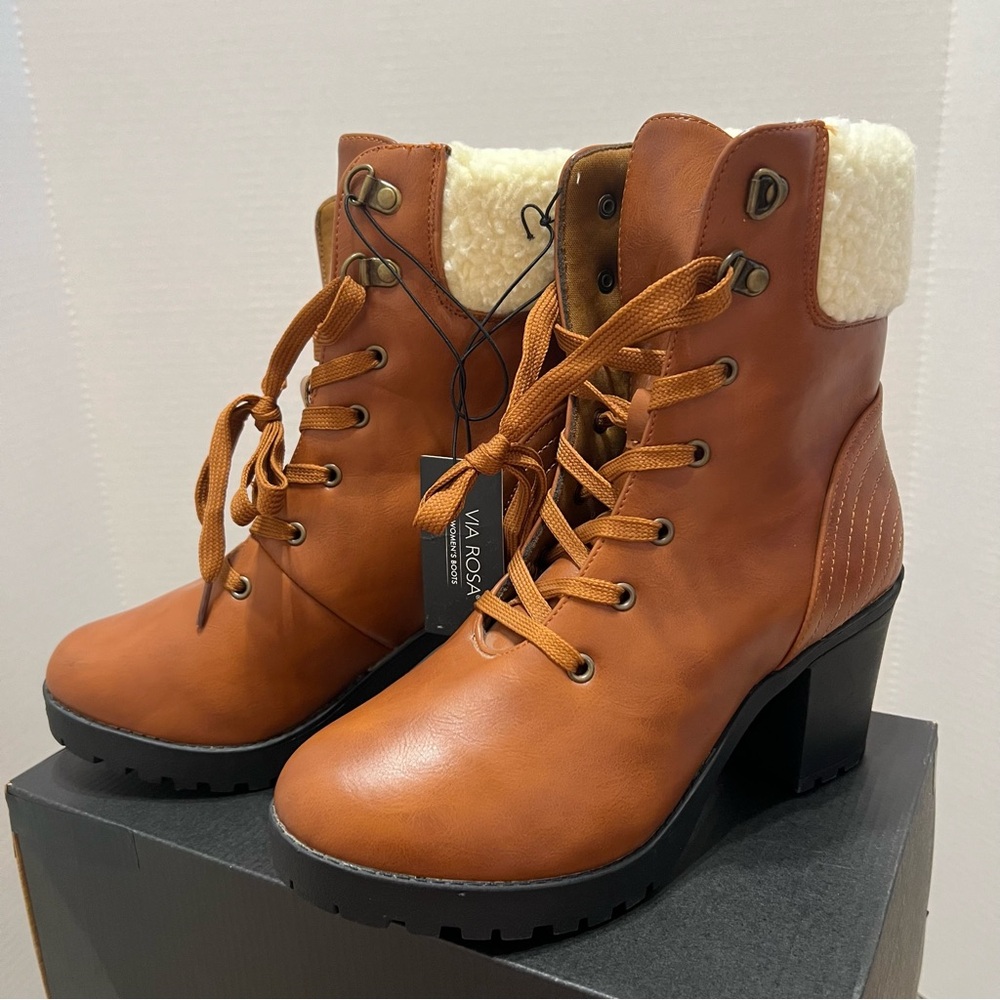 VIA ROSA Women's Cognac Ankle Bootie Heel Faux Fur Cuff Size 8 NWT